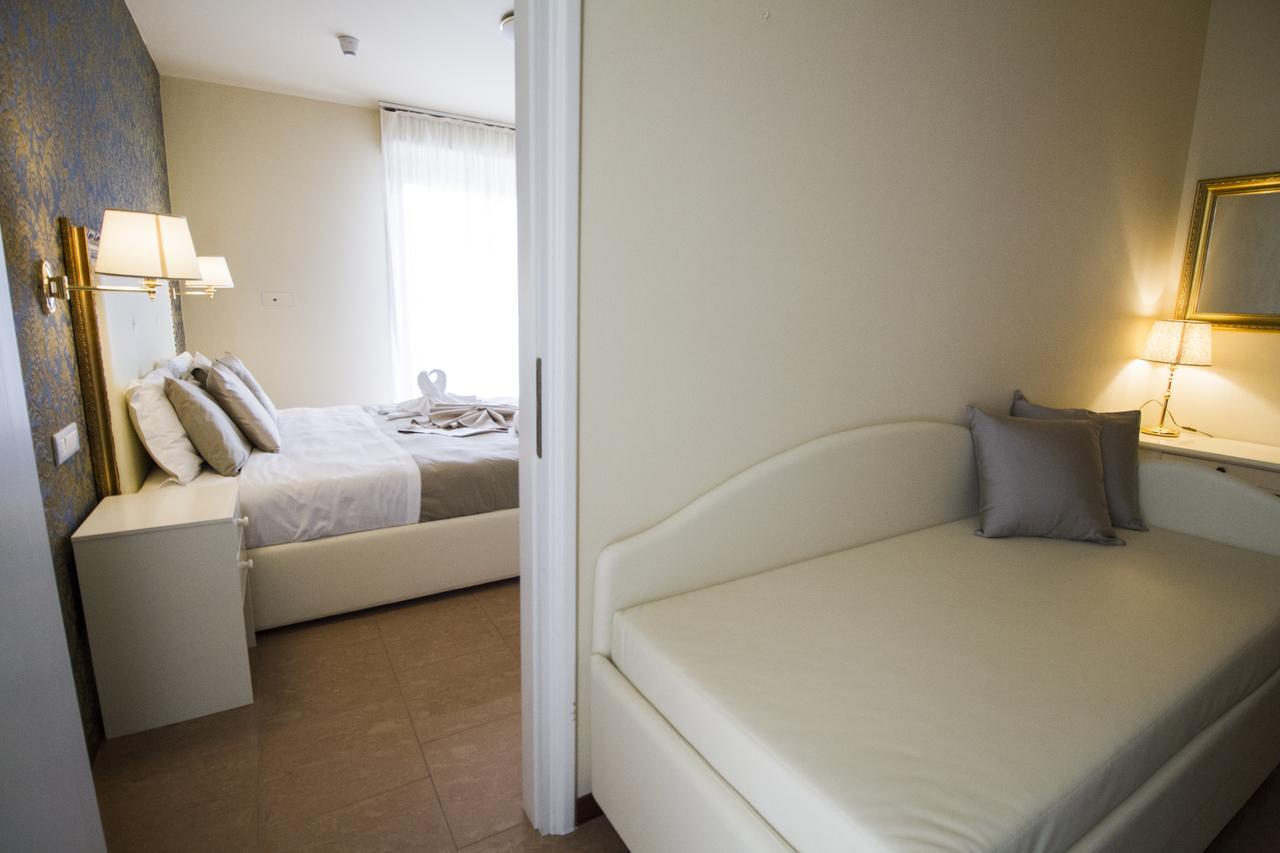 Hotel Lady Mary Milano Marittima Exterior photo